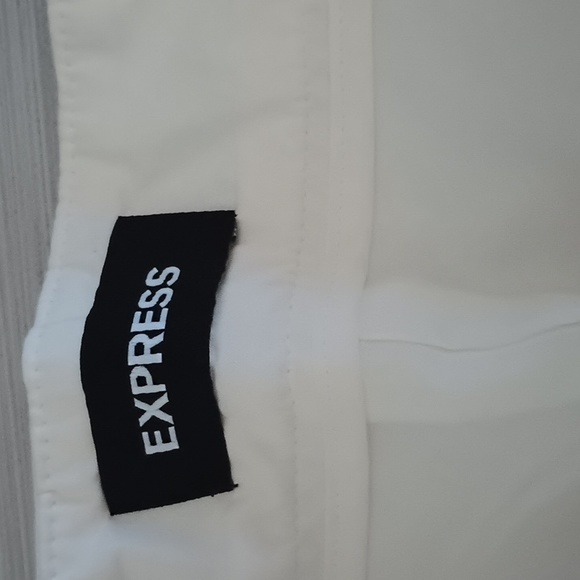 Express Shorts - Picture 4 of 11